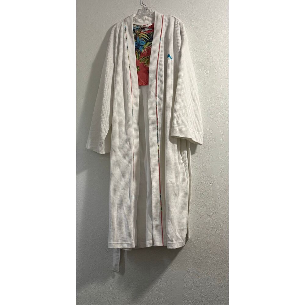 Tommy Bahama Unisex L XL  White Plush Robe. hula girl surf shop